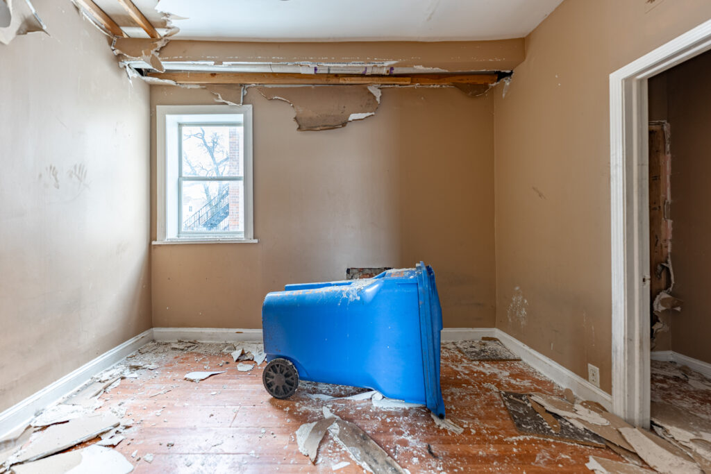 Get a Cash Offer 5 Inside of a beat up kitchen in Chicago